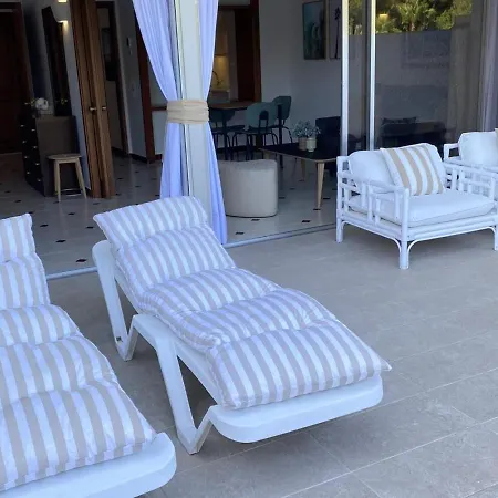 Luminoso En Segunda Linea Playa 438 * 马尔韦利亚